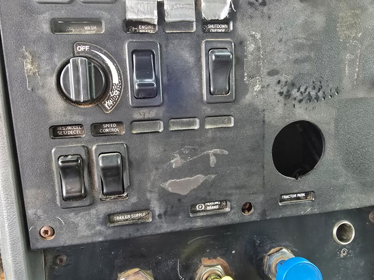 1994-mack-ch613-image-60