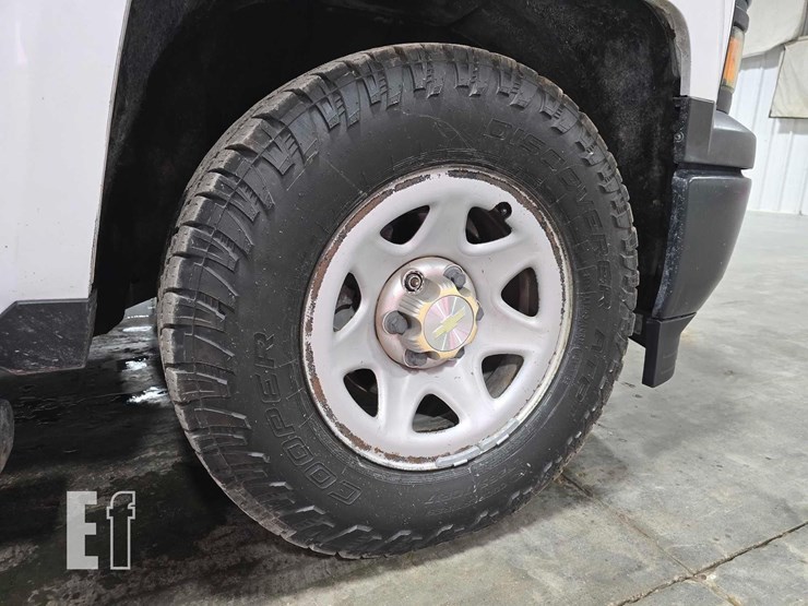 2015-chevrolet-silverado-1500-image-23