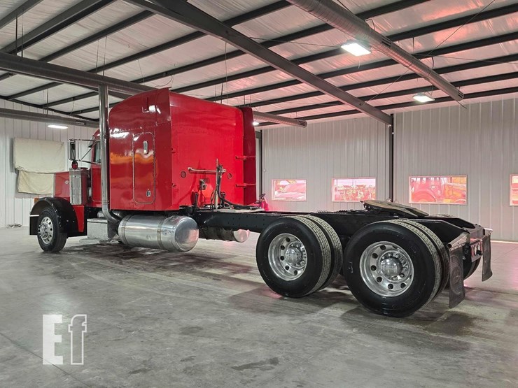 2002-peterbilt-378-image-4