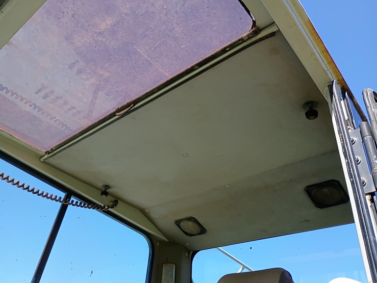 2011-takeuchi-tb285-image-35