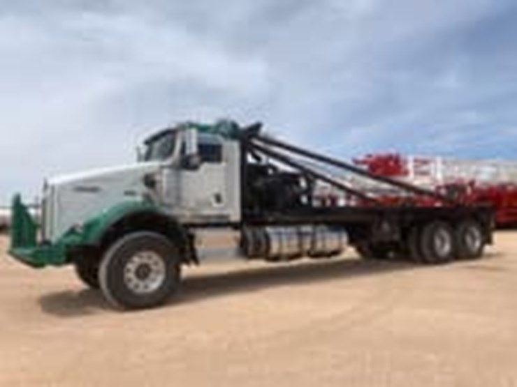 2013-kenworth-t800-image-4