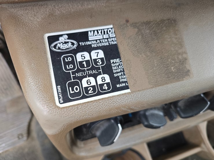 #22589-•-2006-mack-cv713-granite-roll-off-garbage-truck-image-46