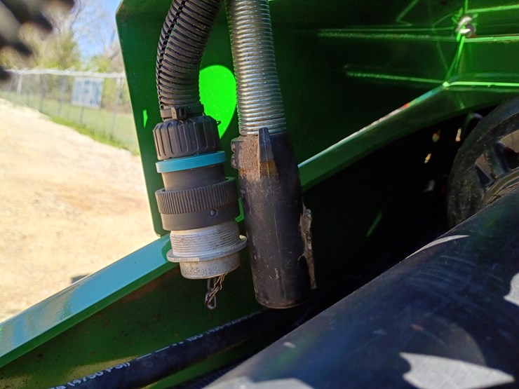 2023-john-deere-450m-image-15