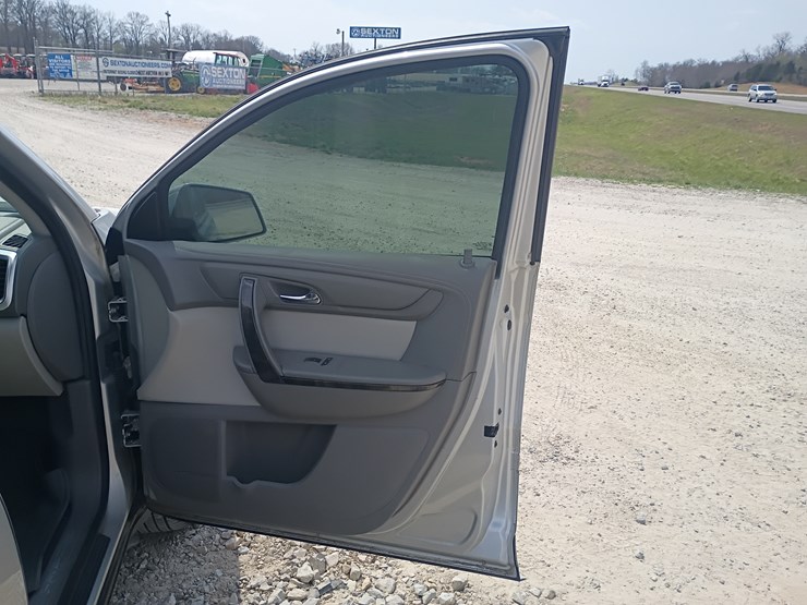 2017-gmc-acadia-image-34