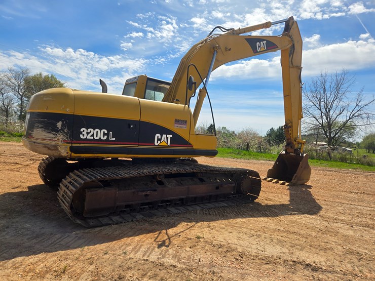 2003-caterpillar-320c-image-22