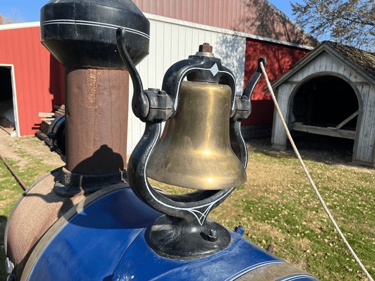 frick-steam-locomotive-with-track-image-76