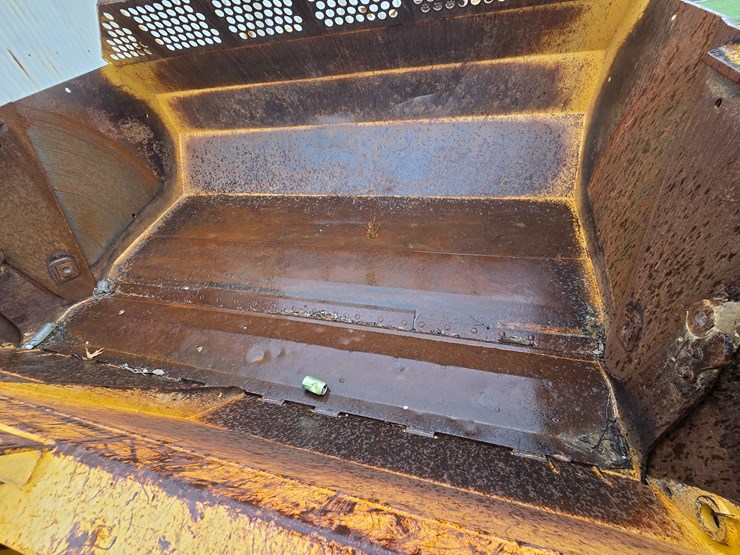 2006-deere-1812c-image-23