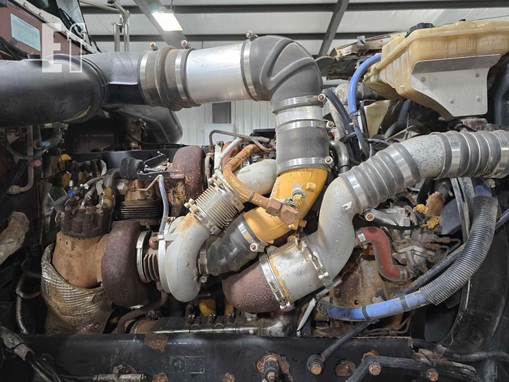 2008-peterbilt-388-image-19