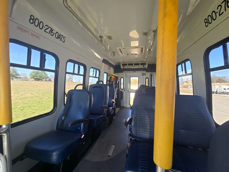 #22618-•-2008-ford-econoline-van-image-42