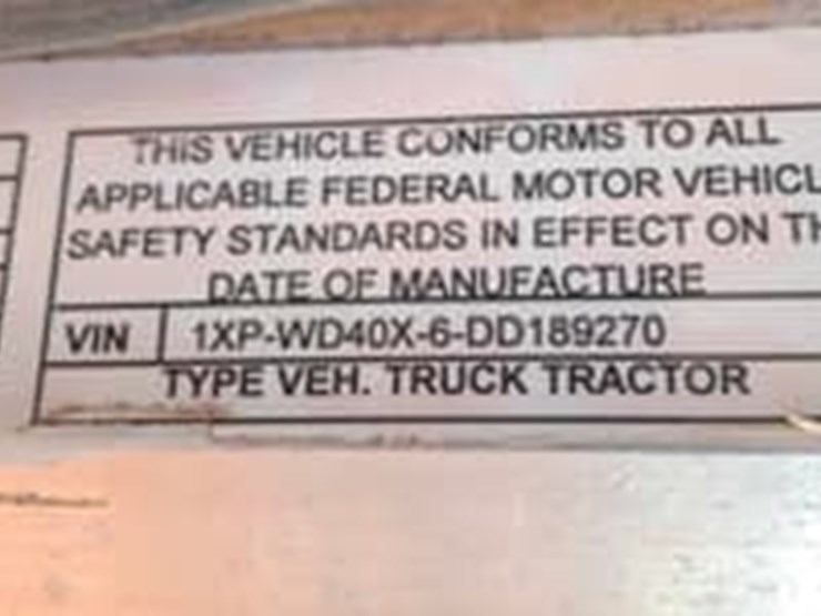 2013-peterbilt-388-image-11