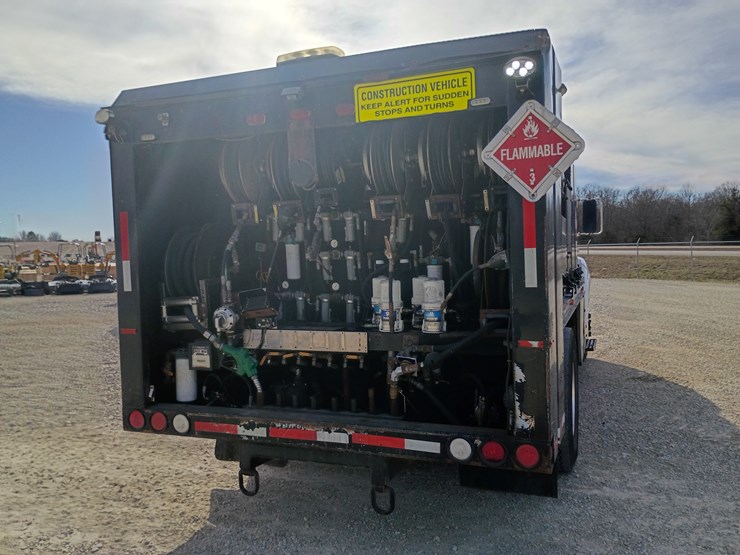 2005-ford-f750-image-10