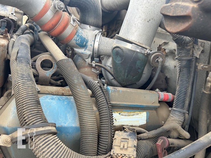 2002-international-4700-image-37