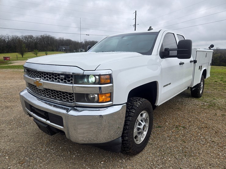 2019-chevrolet-silverado-2500-image-2