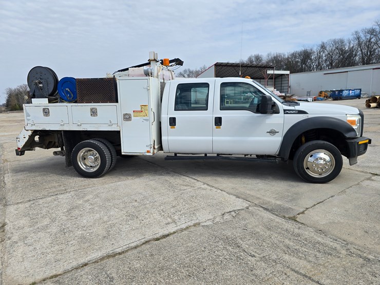 2013-ford-f550-image-13