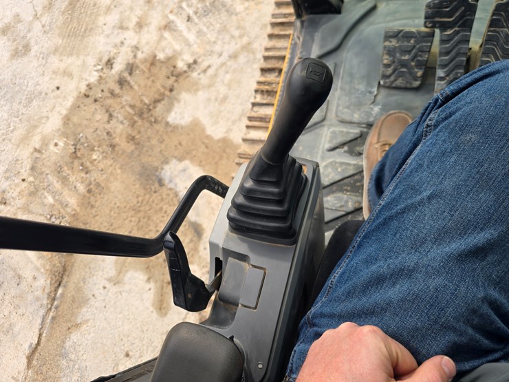 2013-caterpillar-324el-image-77