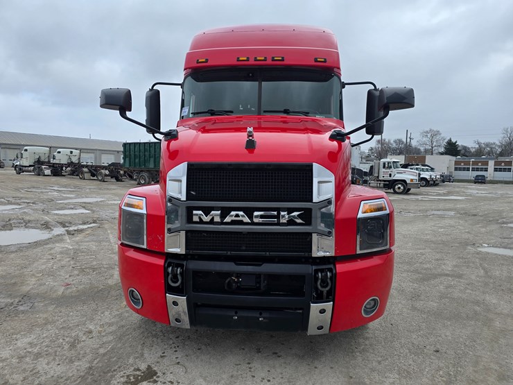 #22592-•-2019-mack-anthem-sleeper-truck-image-15