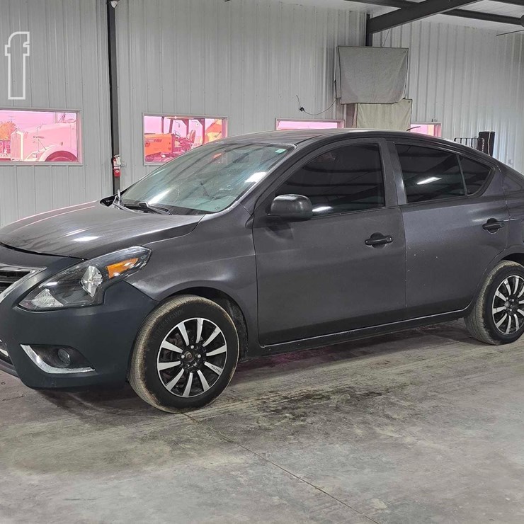 2015 NISSAN VERSA