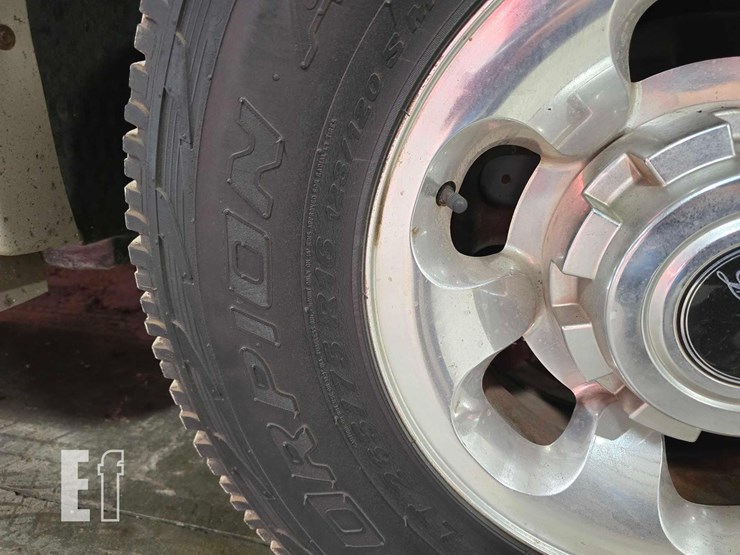 2005-ford-excursion-image-24