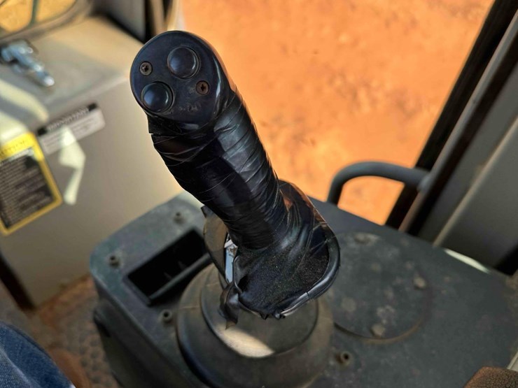 2005-deere-655c-image-22