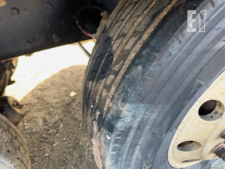 2002-kenworth-t800-image-17