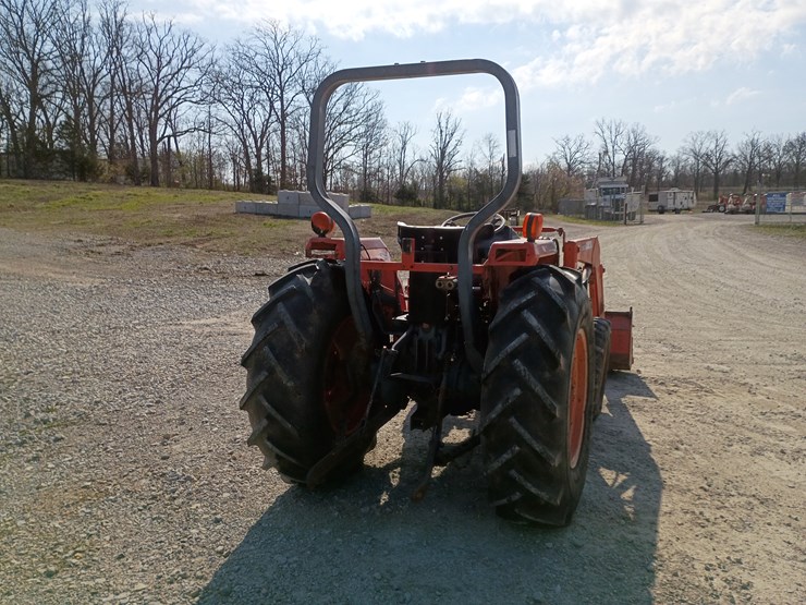 2001-kubota-l4300-image-8