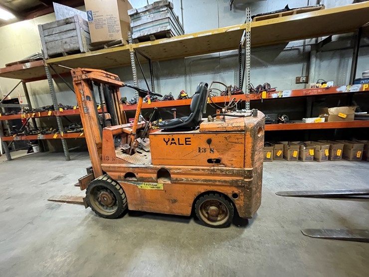 #1466-•-yale-5000-lb-lift-capacity-forklift-(pr4)-image-8