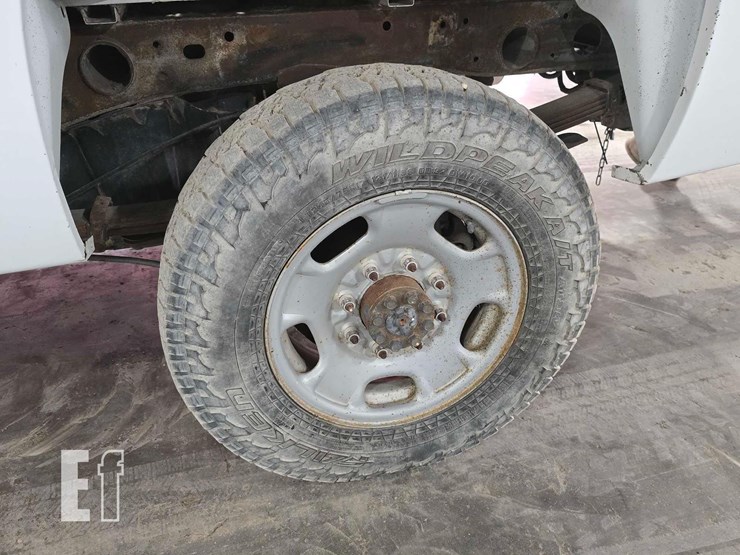 2014-chevrolet-2500hd-image-18