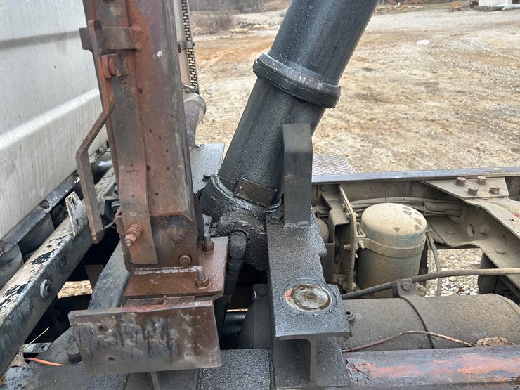 2001-mack-rd688s-image-62