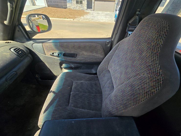 2000-dodge-ram-3500-image-35