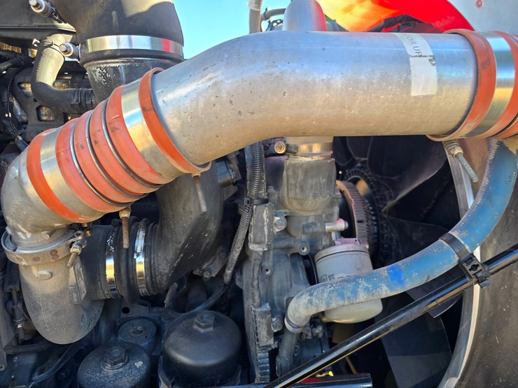 2019-peterbilt-567-image-45