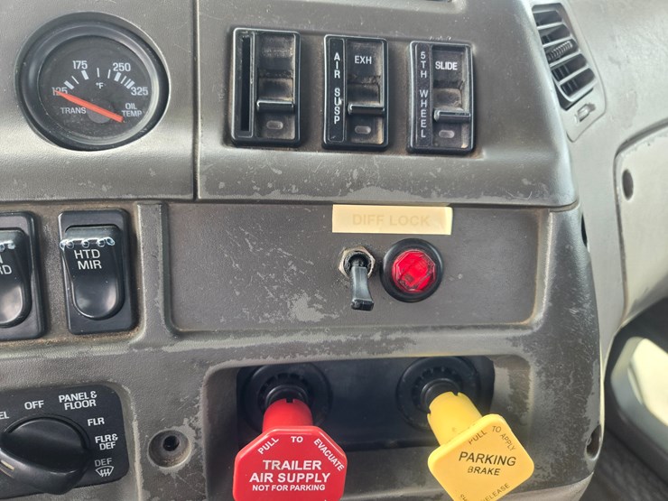 2001-sterling-a9500-image-68