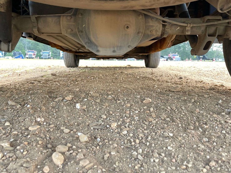 2016-chevrolet-silverado-1500-lt-image-24