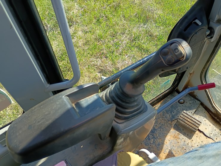 2011-takeuchi-tb285-image-44