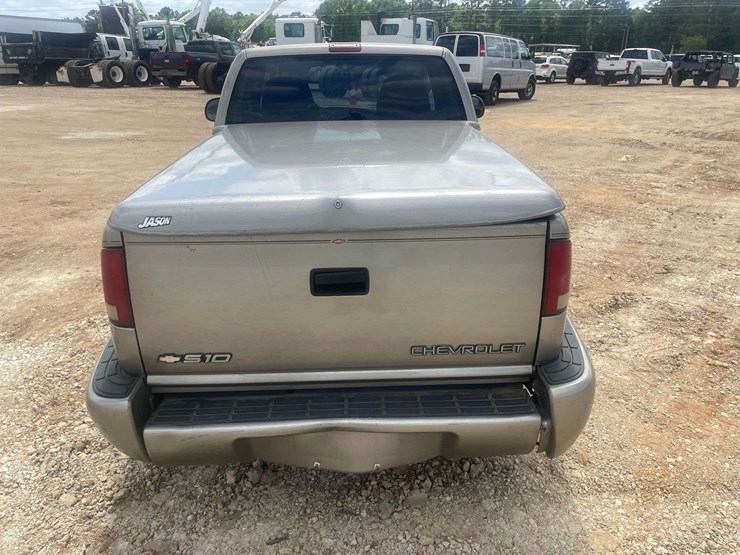 2000-chevrolet-s10-image-6