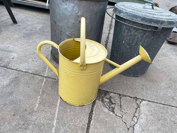 #7018-•-milk-can,-watering-can,-and-galvanized-bucket-(o3)-image-3