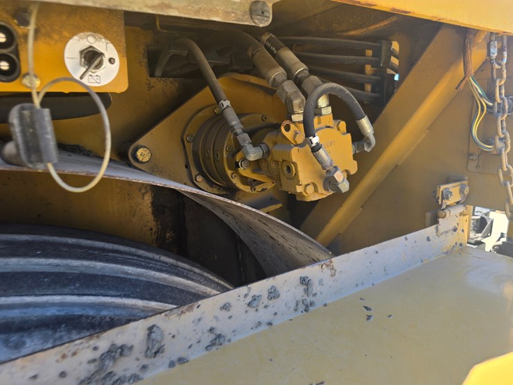 2006-caterpillar-ap-1000d-image-46