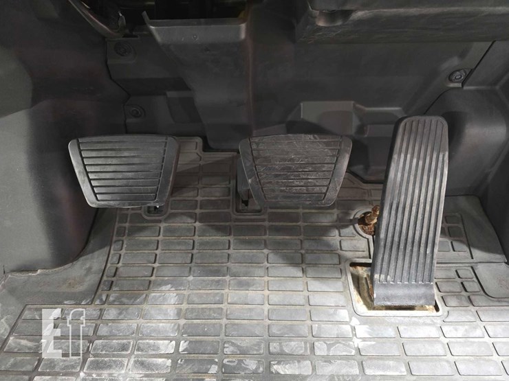 2021-caterpillar-2c6000-image-13