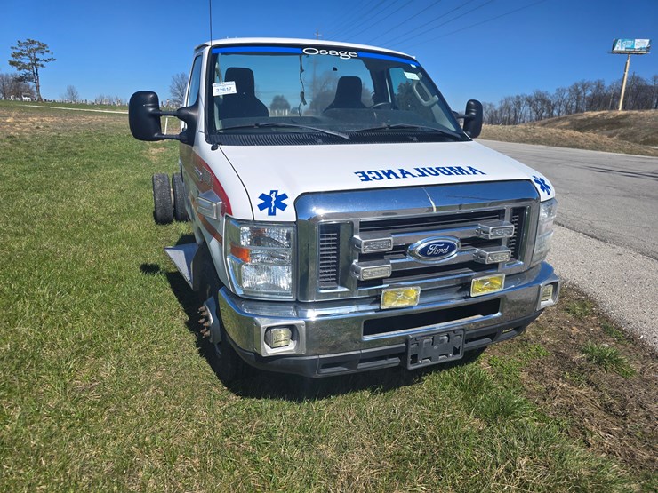 2016-ford-e450-image-17