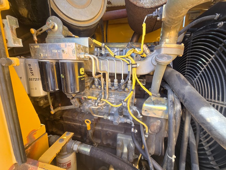 2004-deere-755c-image-25