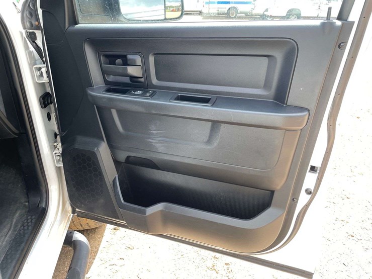 2015-dodge-ram-2500-image-19