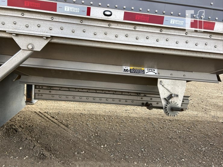 2025-wilson-grain-trailer-image-21