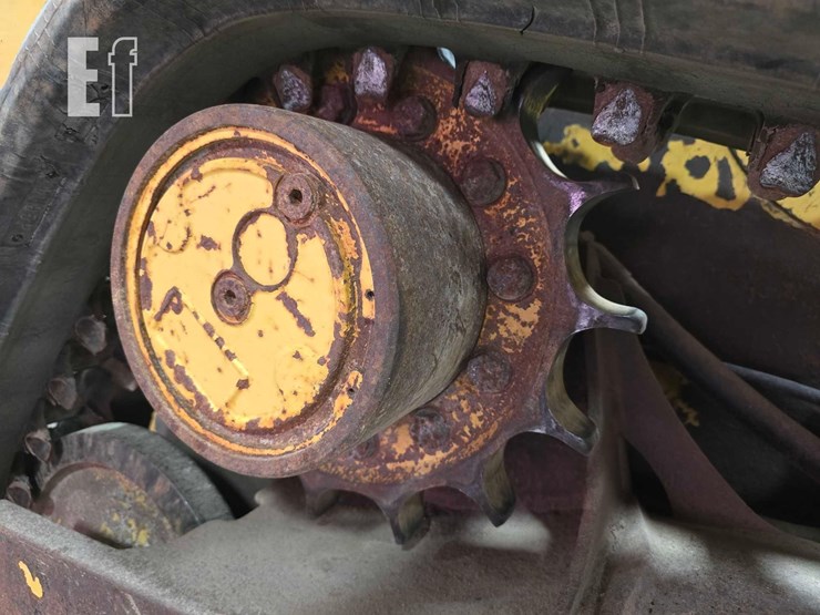 2015-caterpillar-259d-image-33