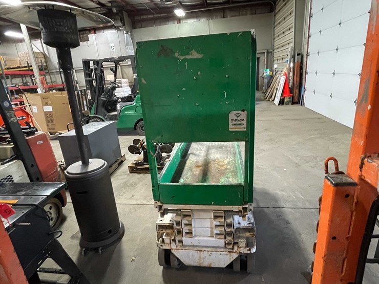 #1465-•-14'-scissor-lift-(e)-image-3