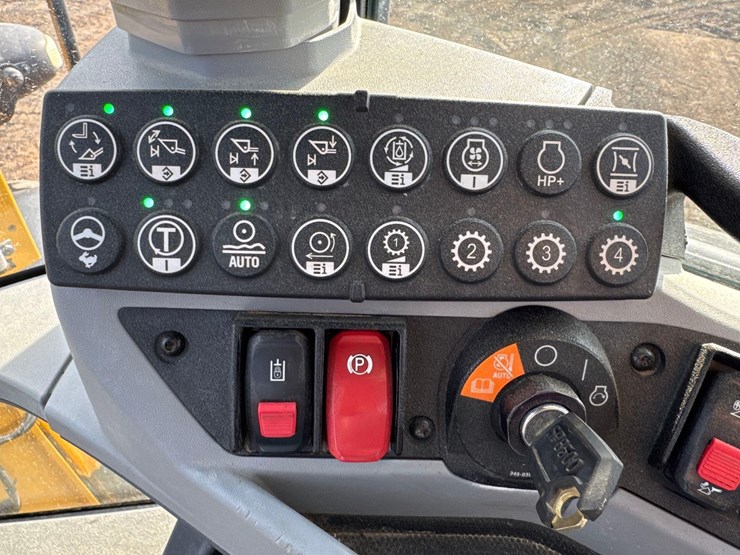 2021-caterpillar-926m-image-28