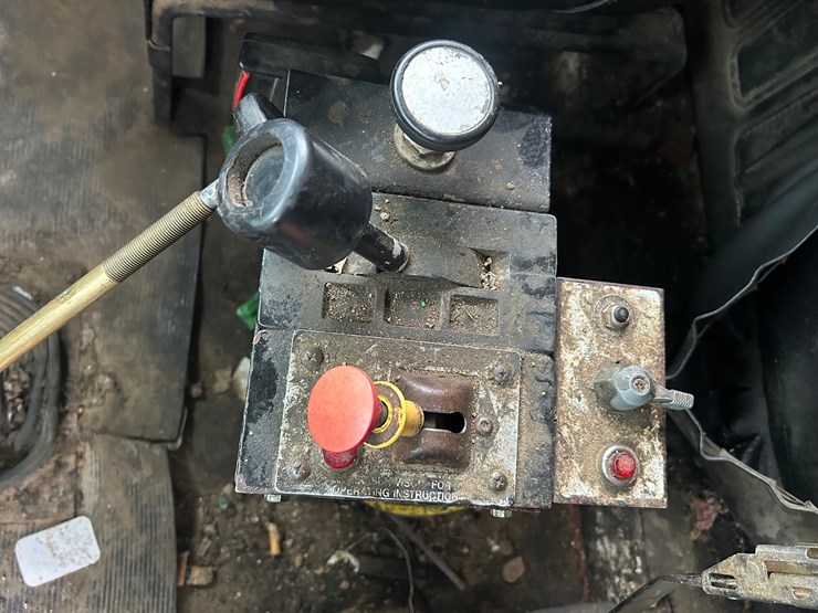 2001-mack-rd688s-image-57