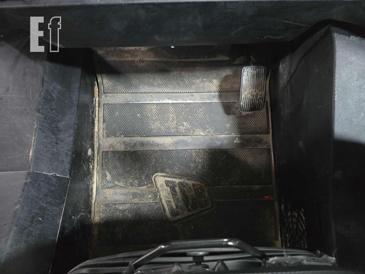 2021-jcb-3ts-8t-image-14