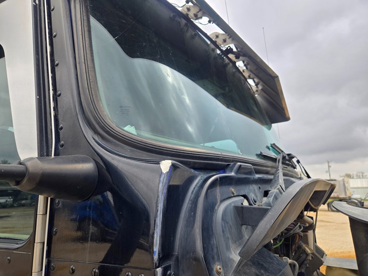 2014-kenworth-t660-image-127