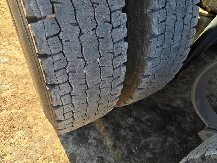 2019-peterbilt-567-image-83