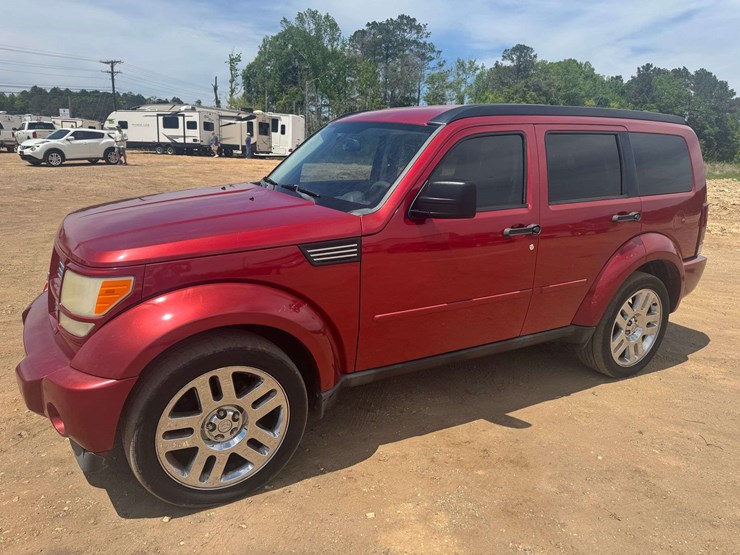 2011-dodge-nitro-image-1