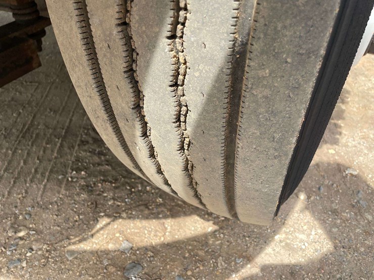 2013-international-durastar-4300-image-22